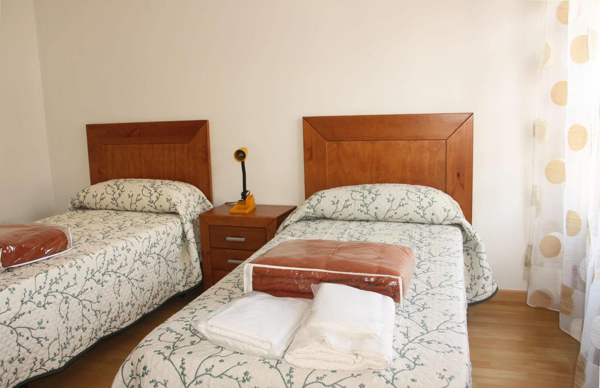Dos Torres Pilar Suites- Balcones Con Vistas A La Ciudad ซาราโกซา ภายนอก รูปภาพ